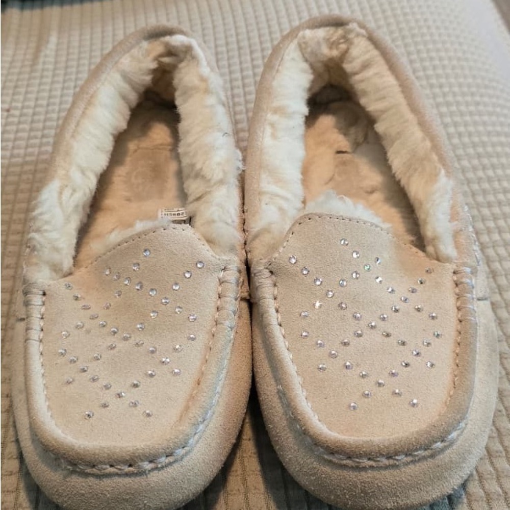 UGG Kids Tan Slippers with Sparkle Accents - Picture 2 of 16